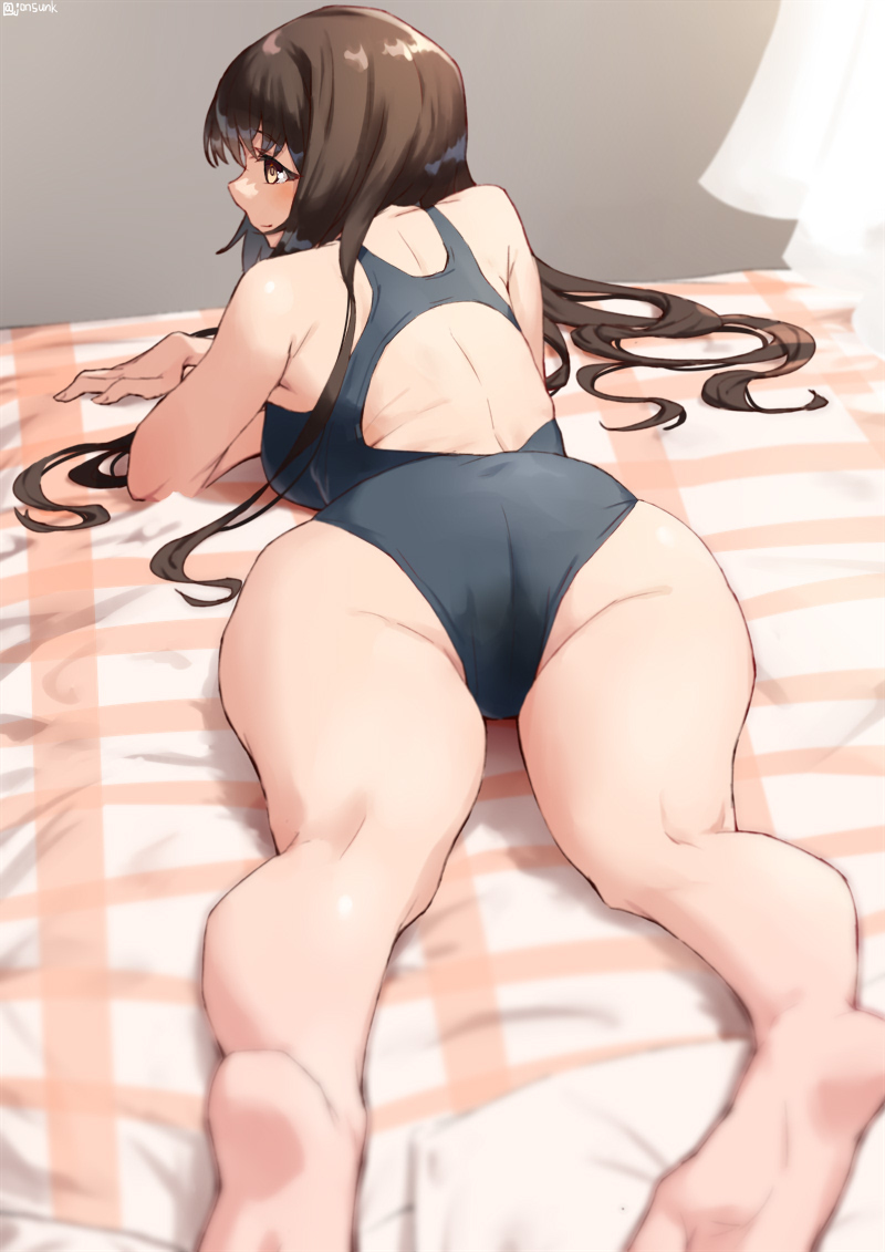 This is a pixiv picture whose title is お部屋で試着（してほしい）.