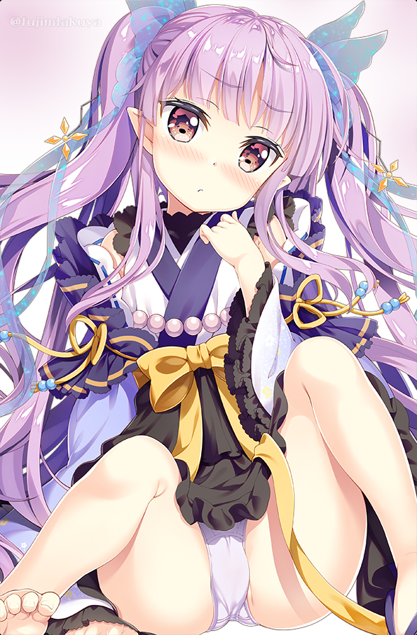 This is a pixiv picture whose title is ど…どこ見てるんですかっ… さては へんたいふしんしゃさんですね.