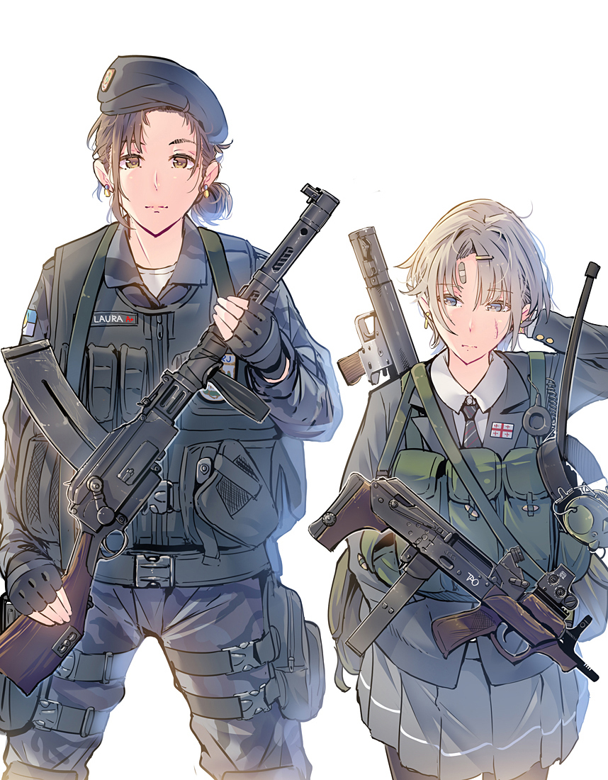 This is a pixiv picture whose title is 新刊 「武装女子高生　軍装女子 ver5」.