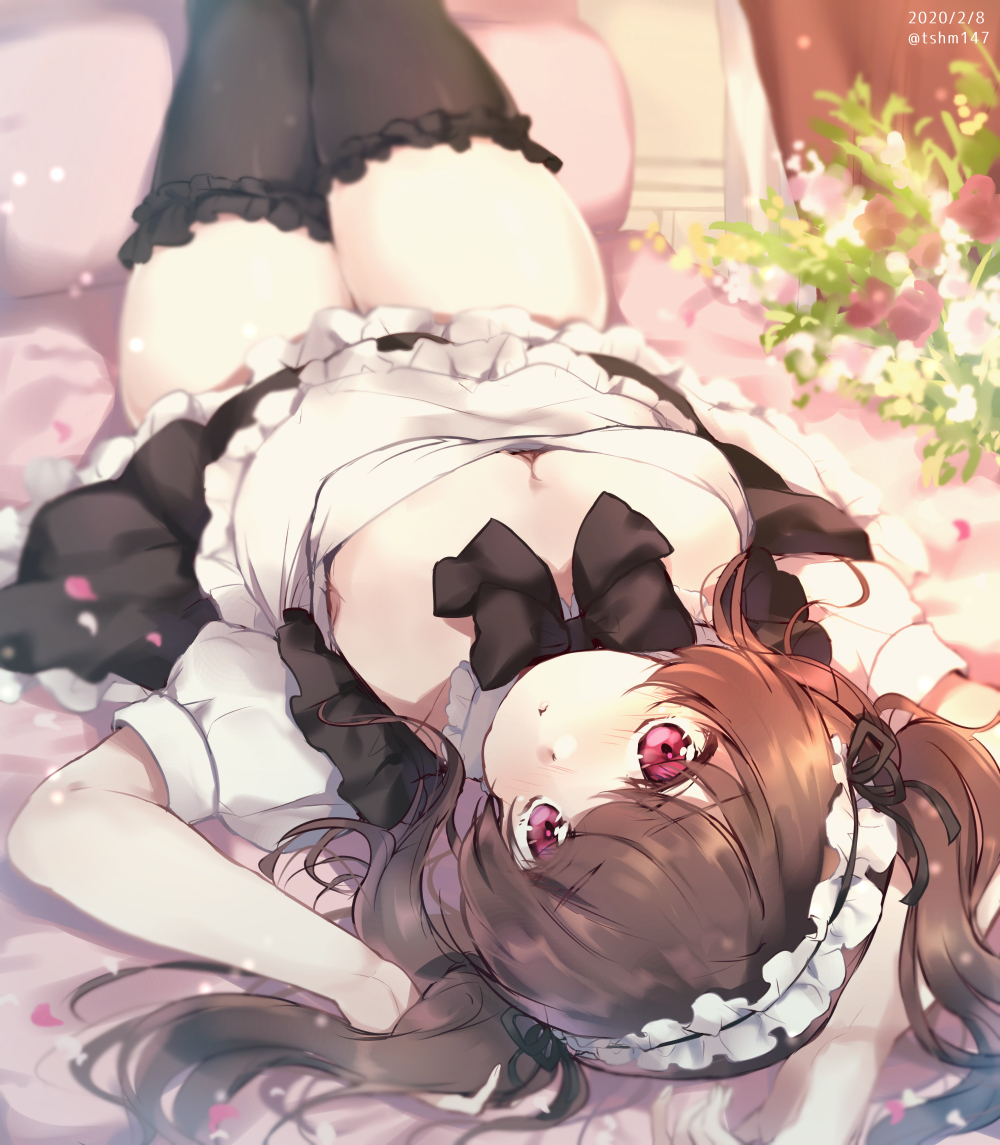 This is a pixiv picture whose title is ニーハイ×メイド×ツインテール.