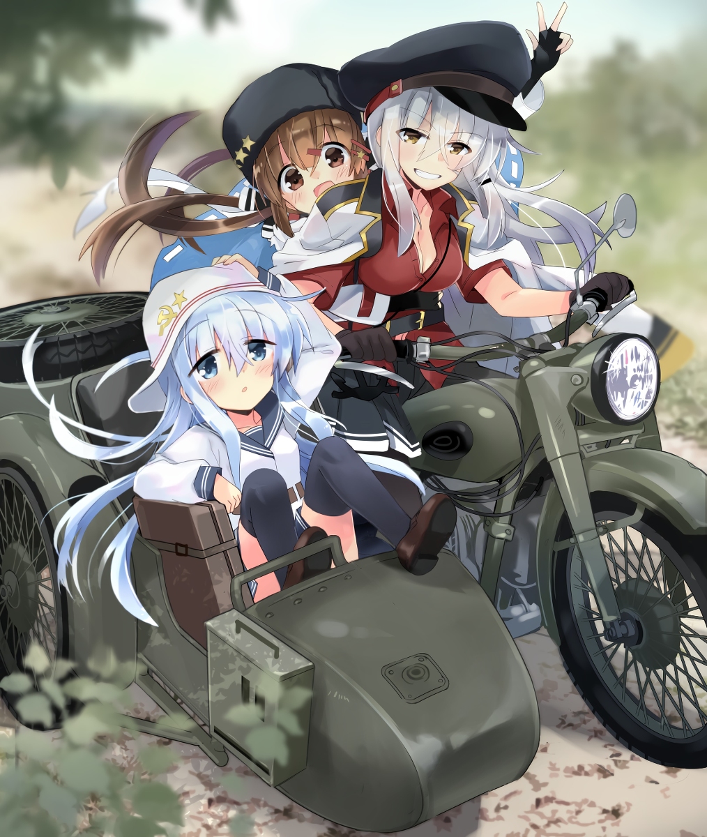 This is a pixiv picture whose title is ソ連バイクと同志たち.