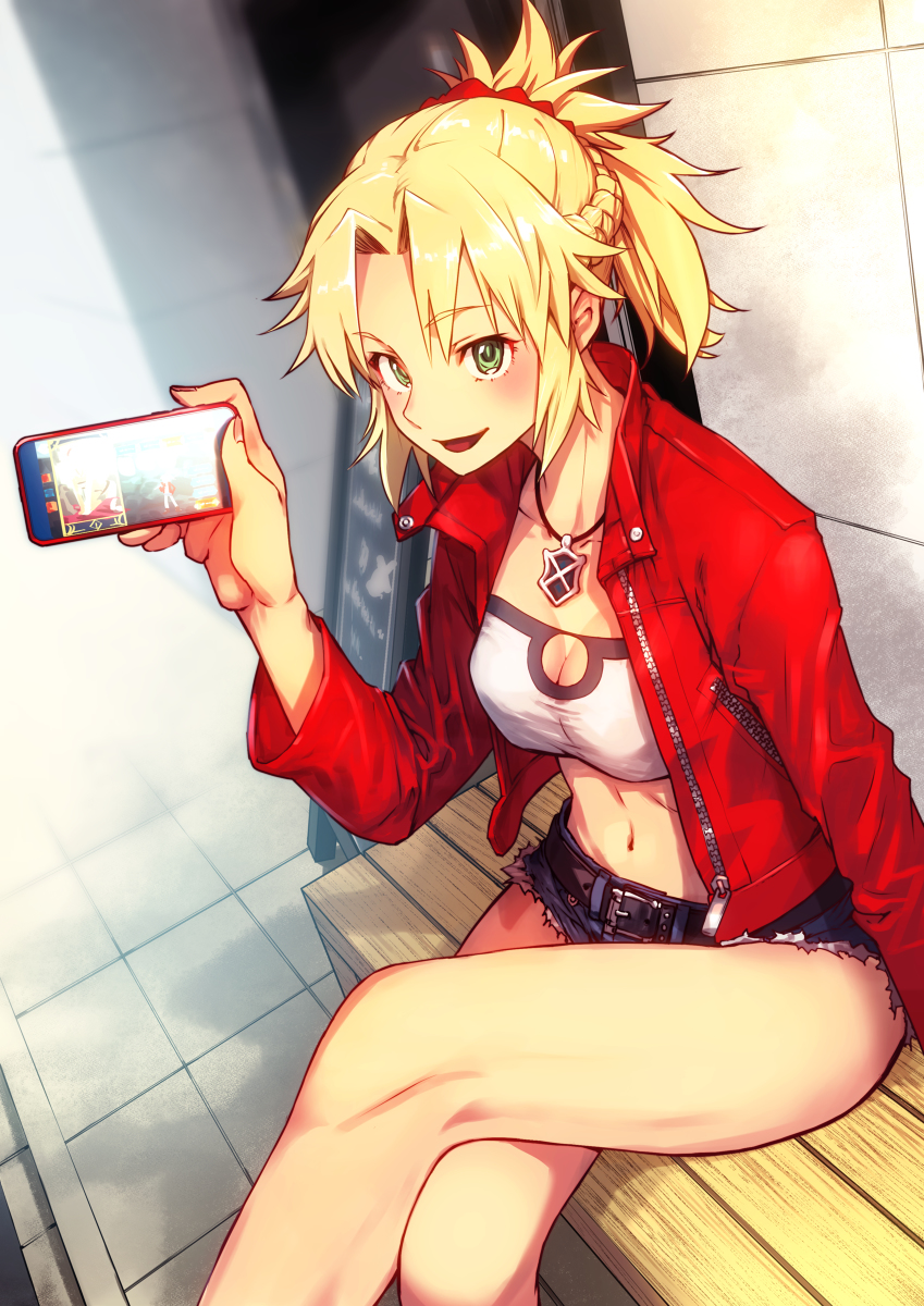 This is a pixiv picture whose title is 「なぁなぁ！俺の服実証されてるぜ！」モードレット.