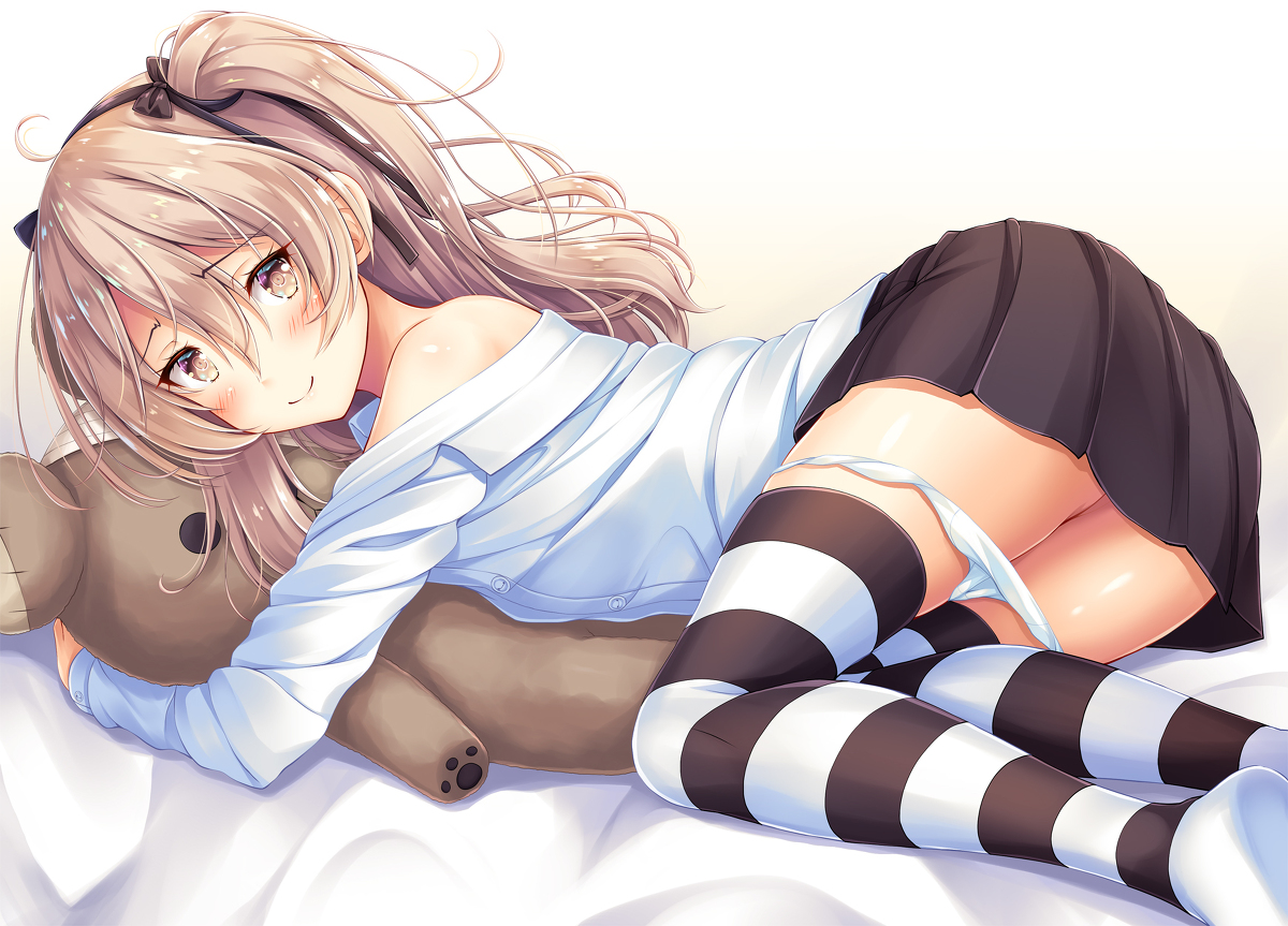 This is a pixiv picture whose title is コミケの新刊の愛里寿ちゃん本表紙.