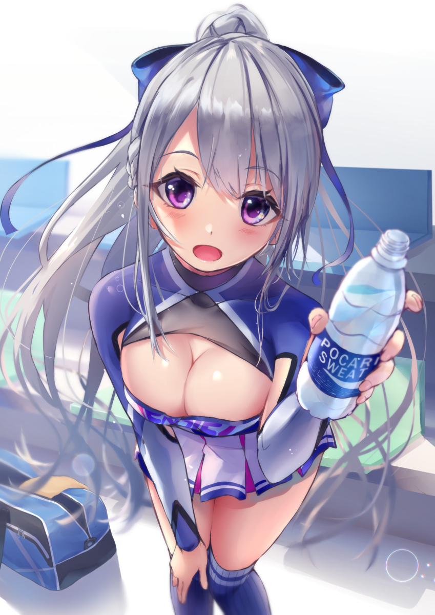 This is a pixiv picture whose title is 飲みますか？.