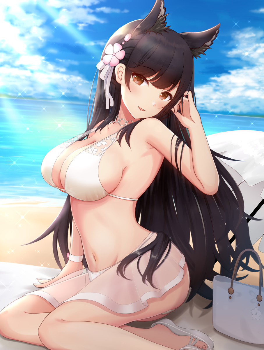 This is a pixiv picture whose title is 水着愛宕さん.