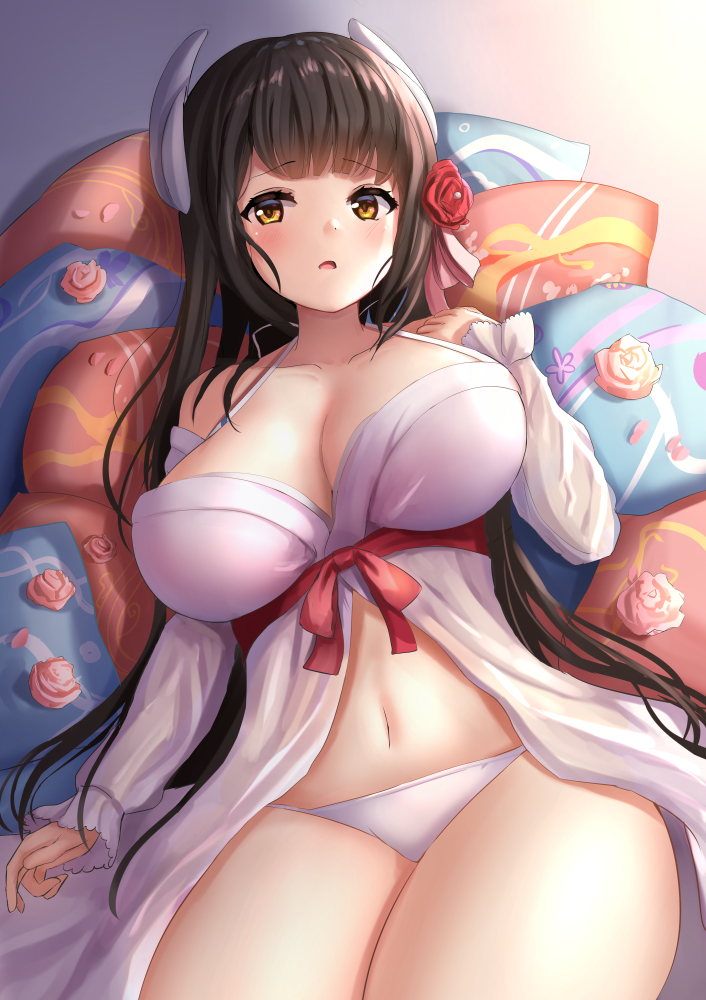 This is a pixiv picture whose title is 月花の巡礼.