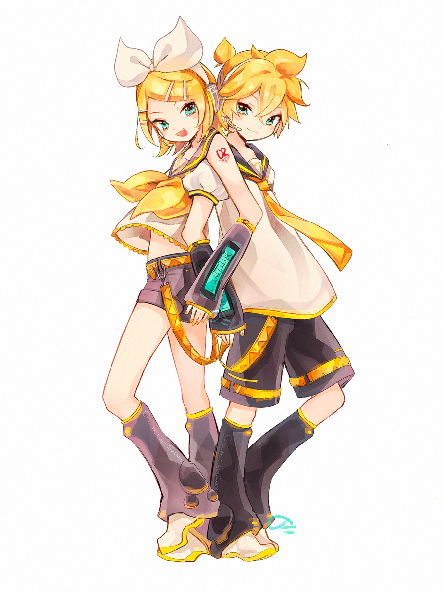 This is a pixiv picture whose title is 鏡音.