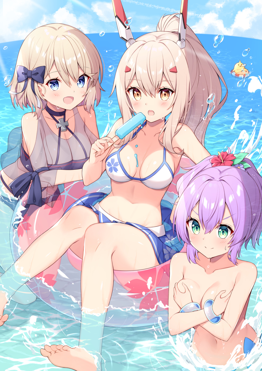 This is a pixiv picture whose title is 水着の季節！.