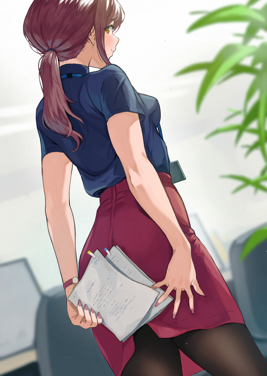 This is a pixiv picture whose title is 先輩OLさん.