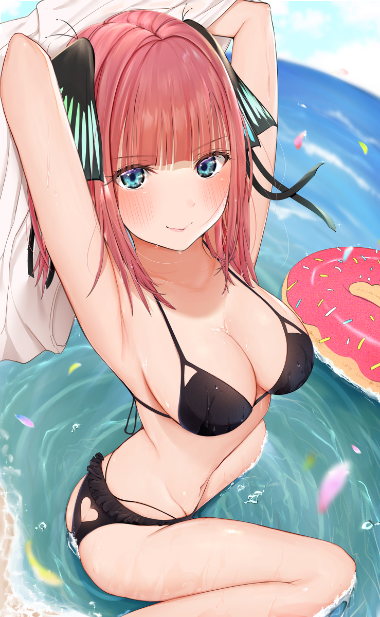 This is a pixiv picture whose title is 水着な中野二乃.
