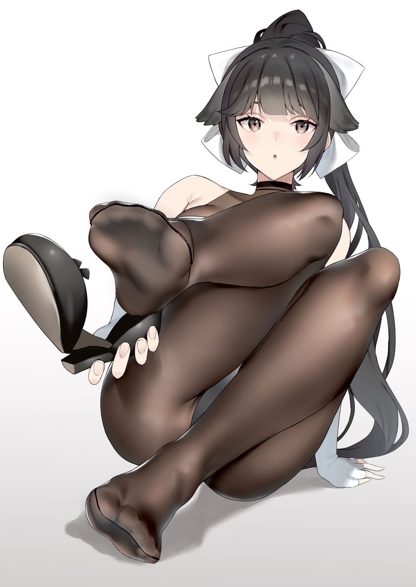 This is a pixiv picture whose title is レースクィーン高雄.