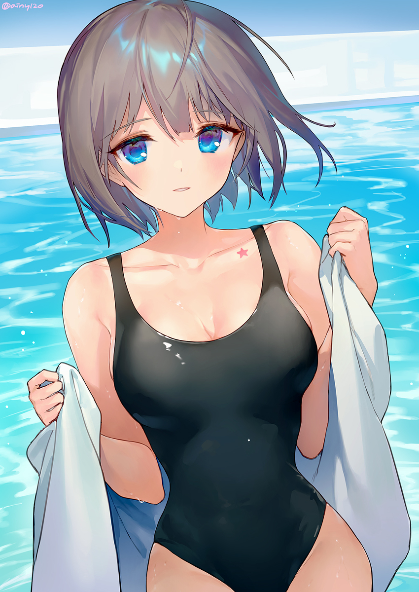 This is a pixiv picture whose title is 水泳部の人.