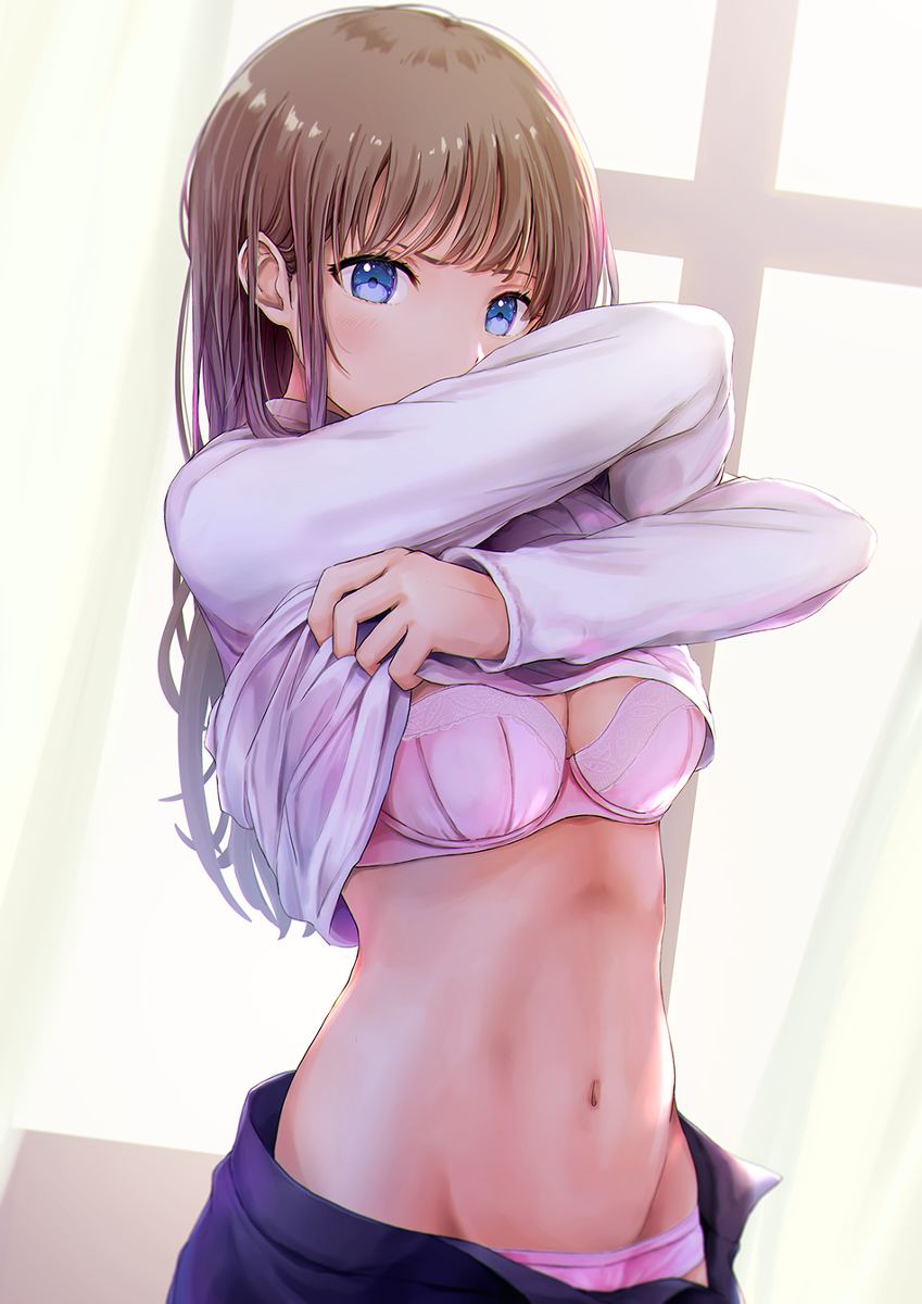 This is a pixiv picture whose title is 着替え中.