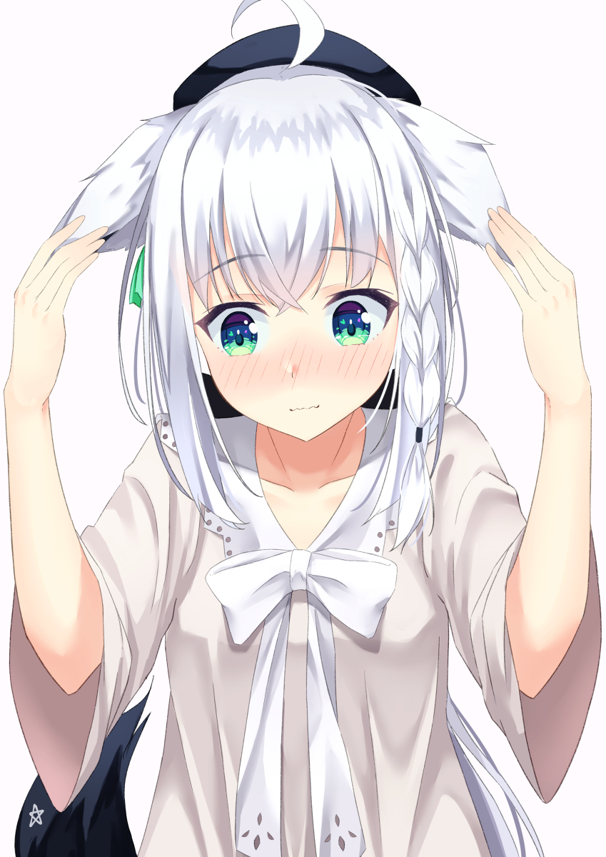 This is a pixiv picture whose title is 照れ狐.
