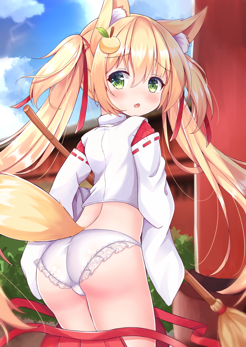 This is a pixiv picture whose title is 巫女柚子ちゃん.