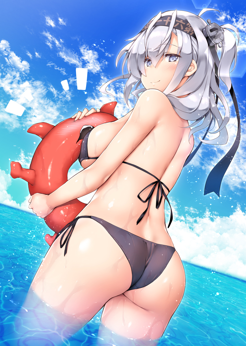 This is a pixiv picture whose title is 涼月と浮輪さん.