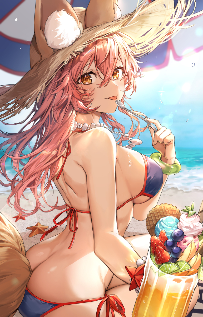 This is a pixiv picture whose title is Tamamo⛱.