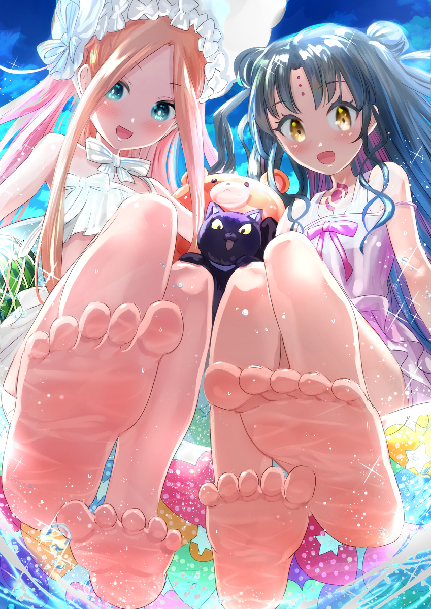 This is a pixiv picture whose title is 水着アビーちゃんと殺生院リリィちゃん.