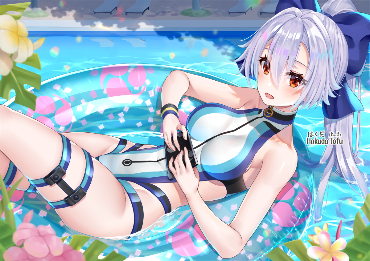 This is a pixiv picture whose title is プールで浮かぶ水着巴御前.