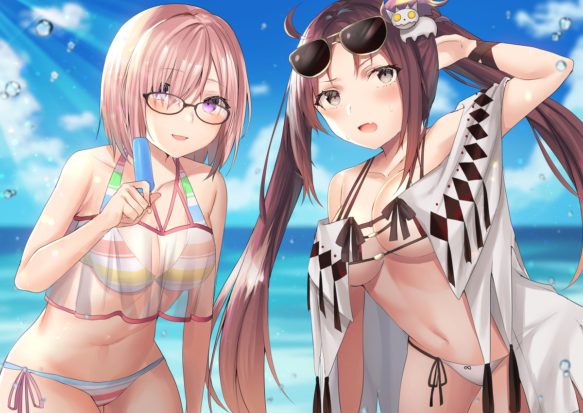 This is a pixiv picture whose title is 先輩と後輩の水着とおまけ.