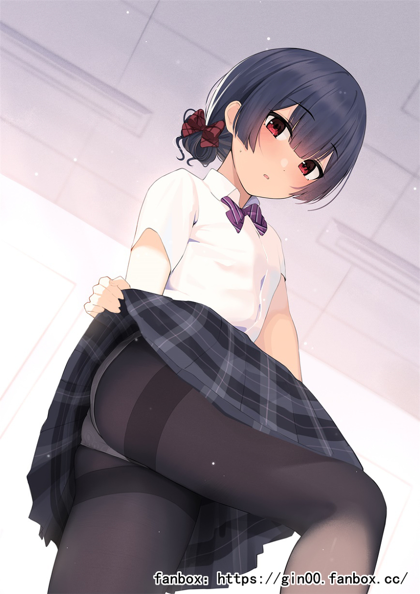 This is a pixiv picture whose title is 下着を見せつけて 01.
