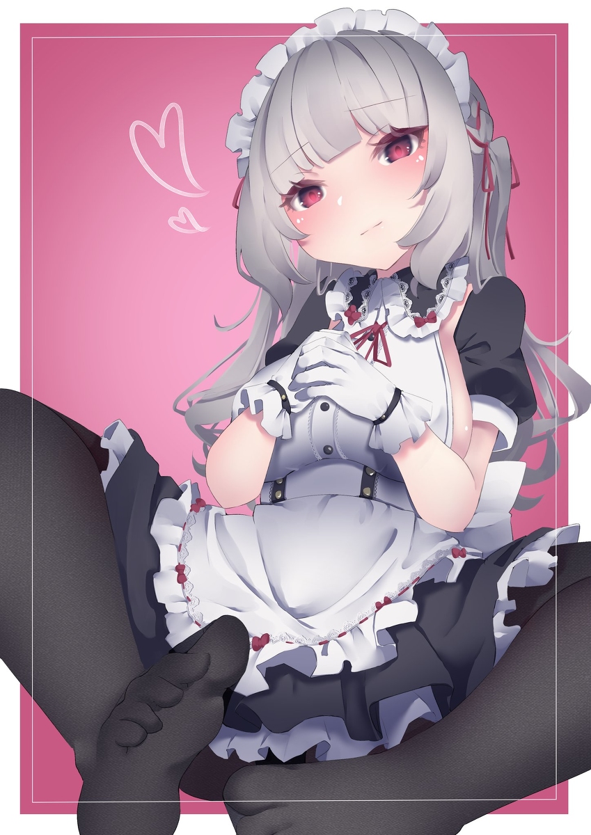 This is a pixiv picture whose title is メイドのおみ足.