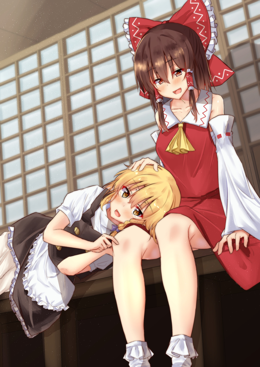 This is a pixiv picture whose title is レイマリ落書き.
