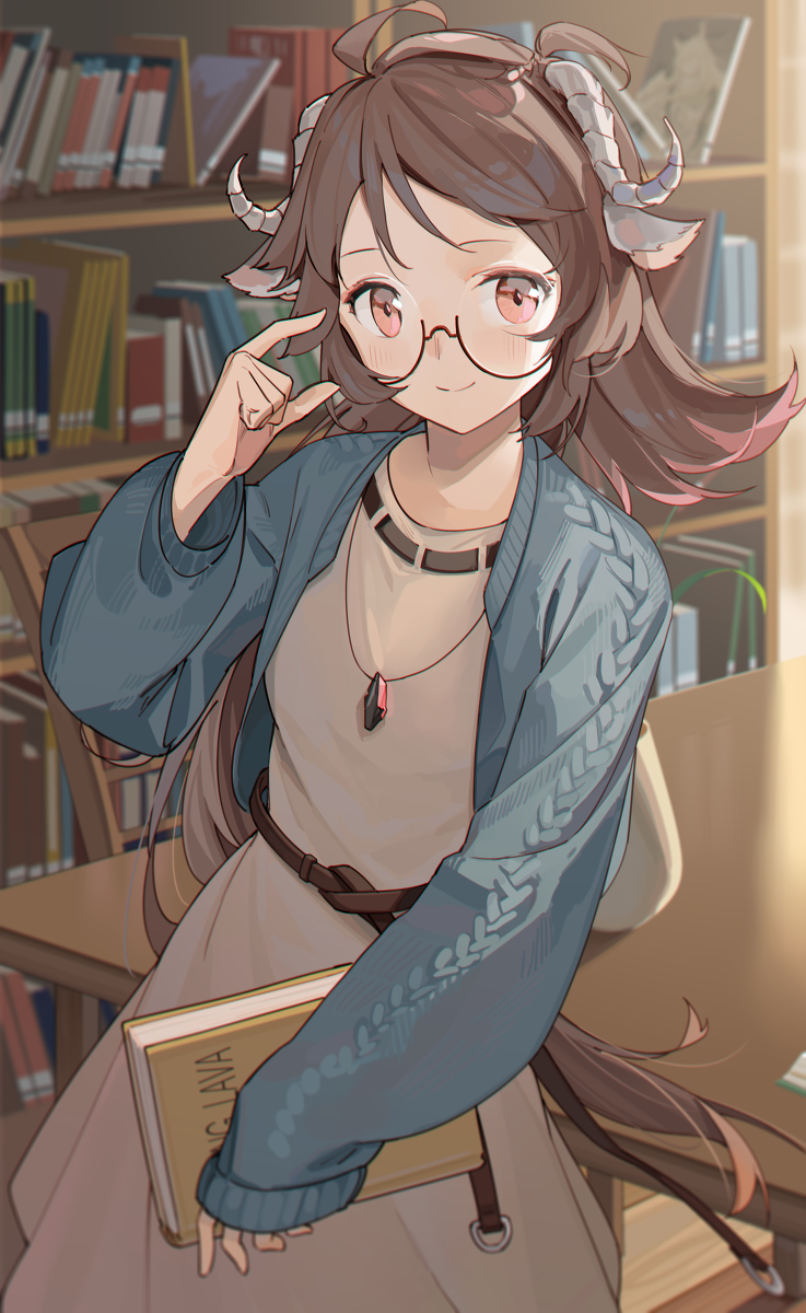 This is a pixiv picture whose title is 图书馆.