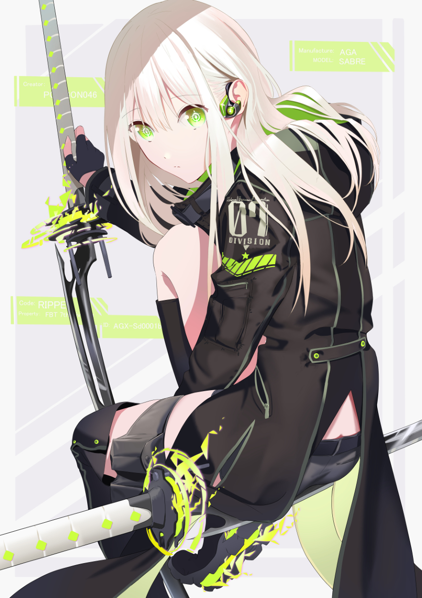This is a pixiv picture whose title is 銀髪戦闘用アンドロイド.