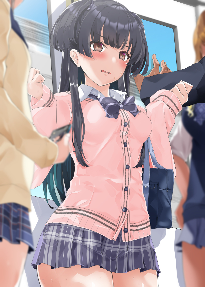 This is a pixiv picture whose title is 電車が揺れて図らずもPから壁ドンを受けてしまいドキドキする制服コ.