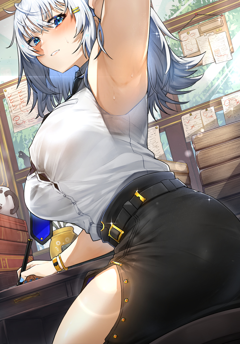 This is a pixiv picture whose title is 新人秘書としてやってきたノースリーブシャツの銀髪お姉さん.