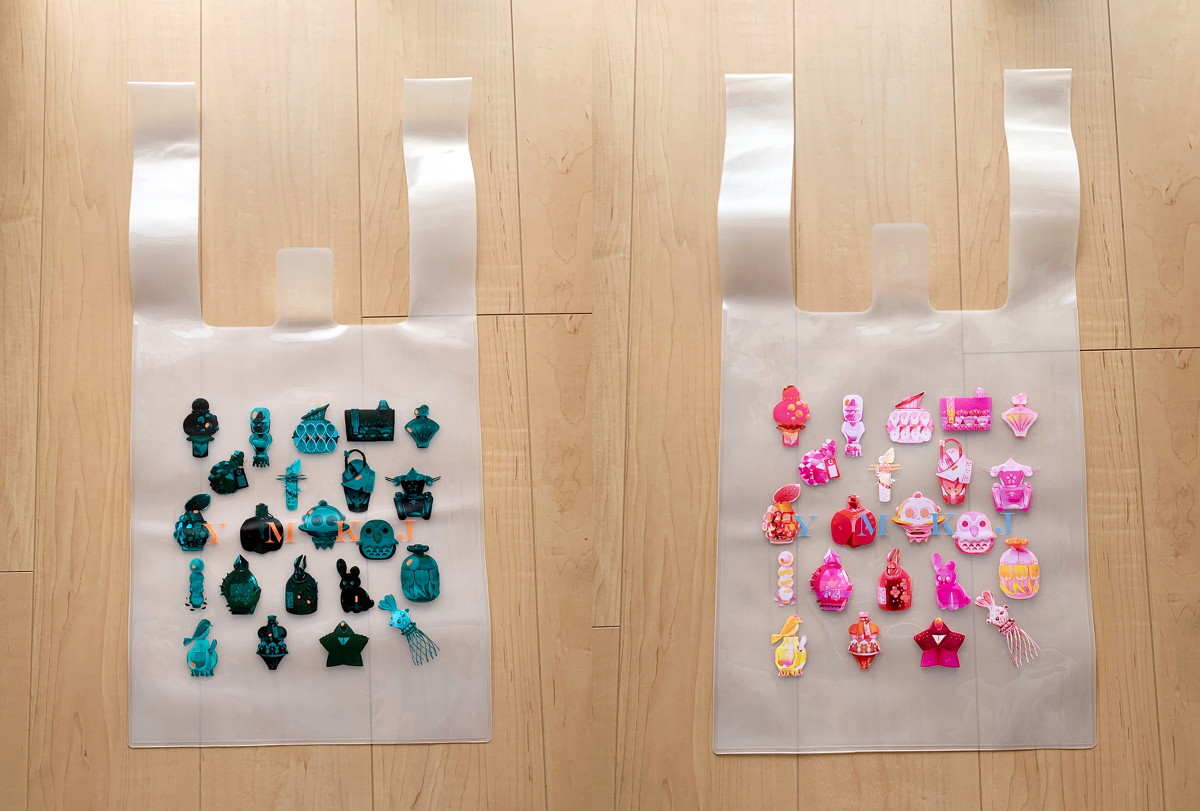 This is a pixiv picture whose title is PVCバッグ作りました.