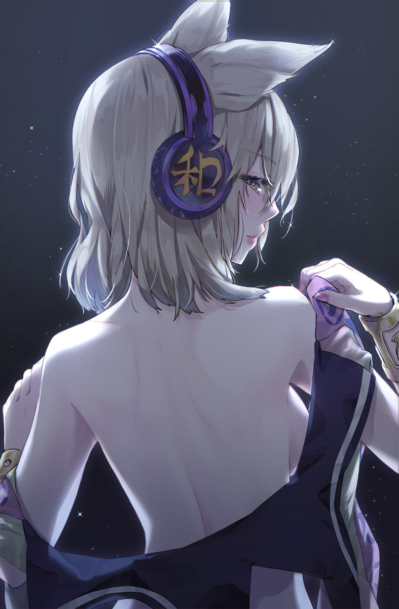 This is a pixiv picture whose title is 月下美人.