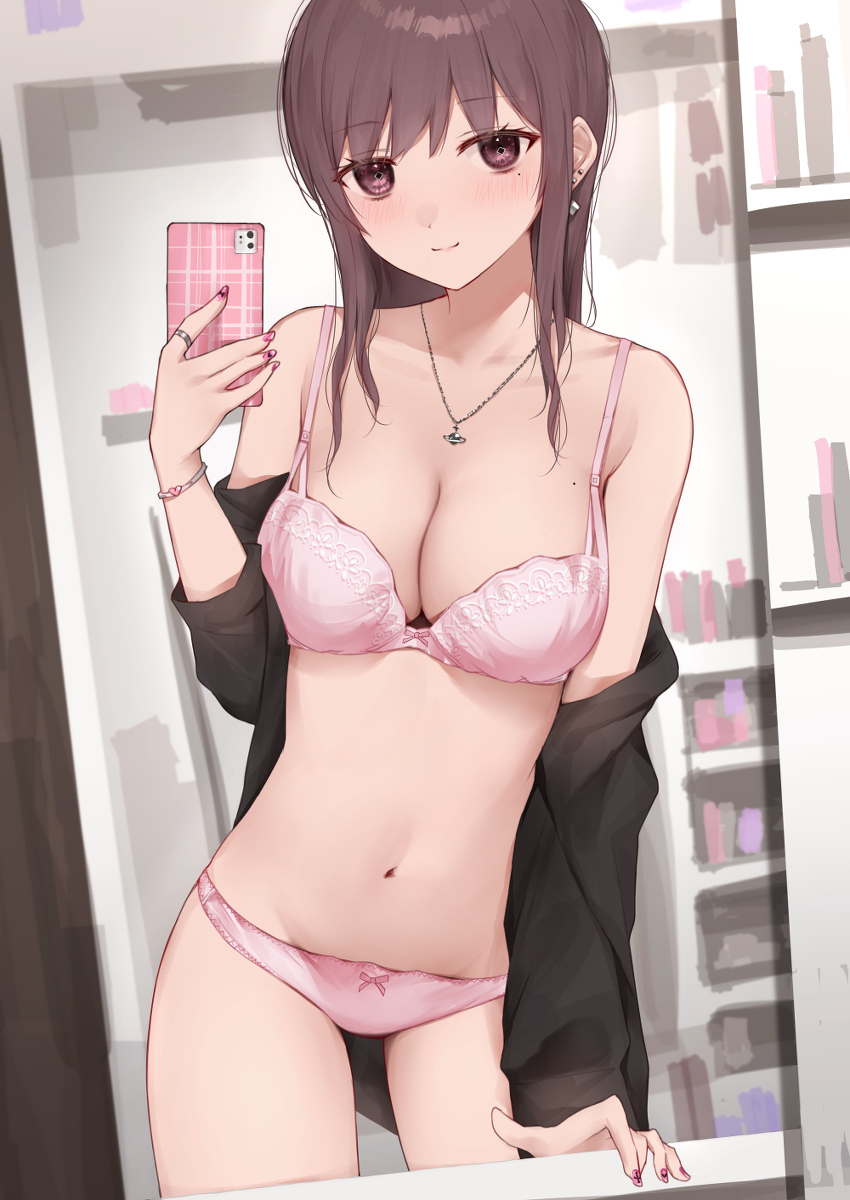 This is a pixiv picture whose title is 自撮りギャル.