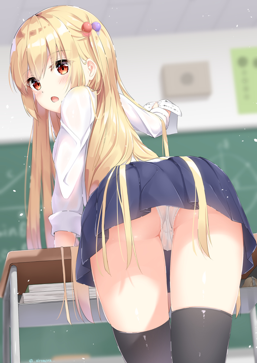 This is a pixiv picture whose title is いいニーハイの日.