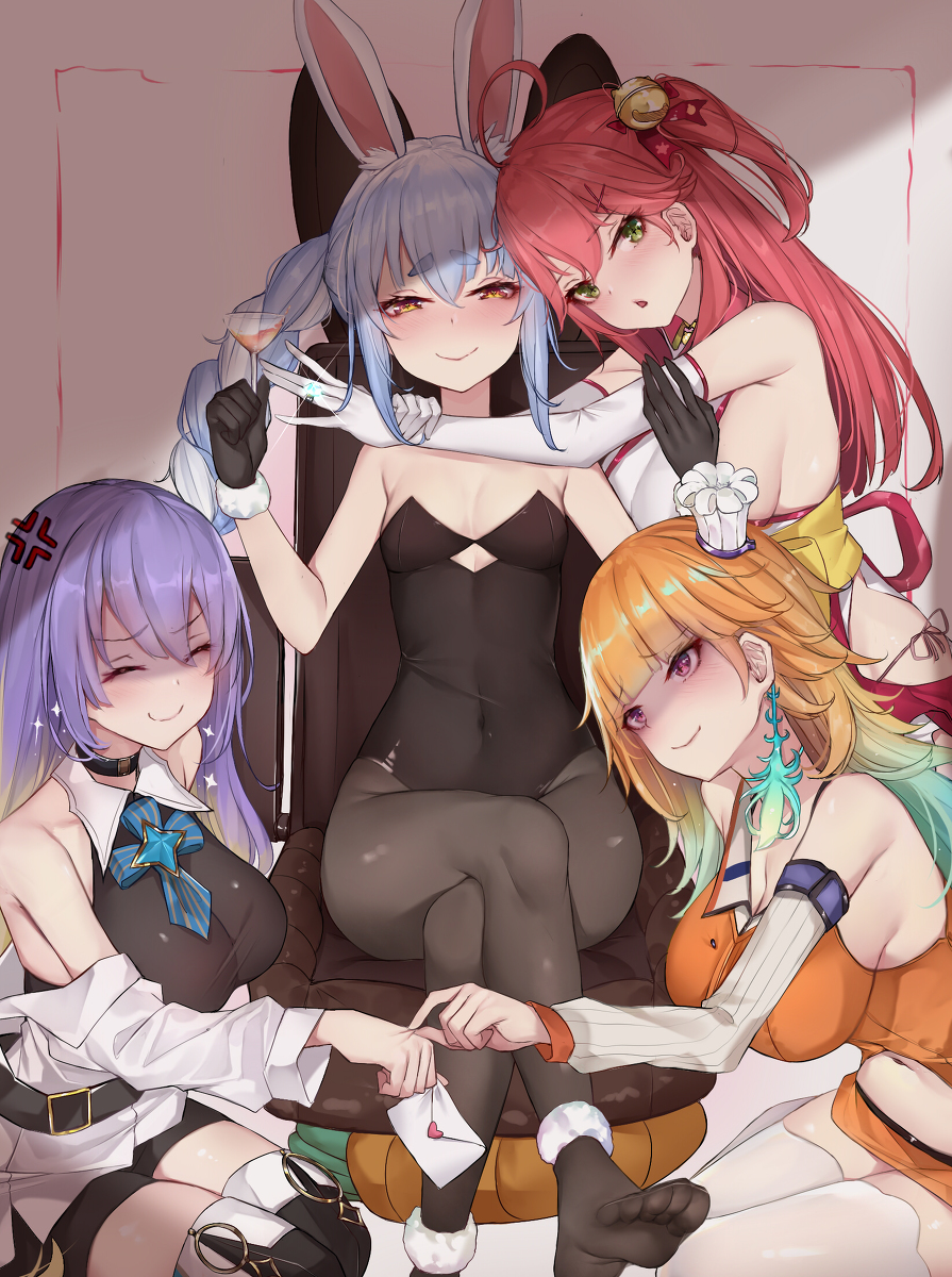 This is a pixiv picture whose title is 兎田ハーレム.