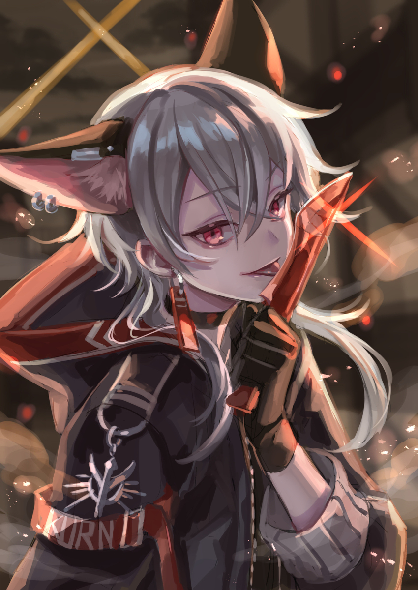 This is a pixiv picture whose title is 赤いナイフ.