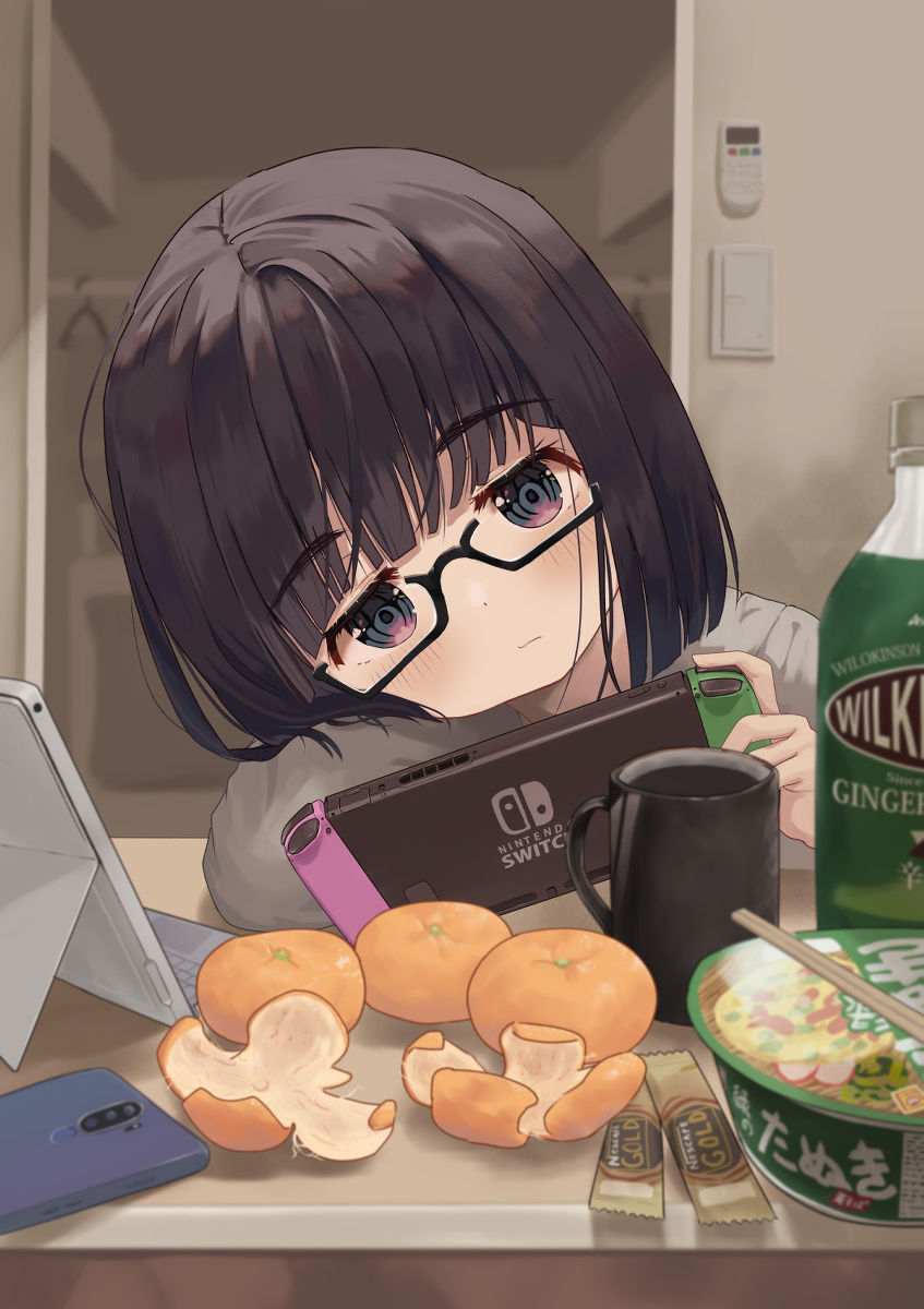 This is a pixiv picture whose title is 死んだ目をして年末を過ごすアラサー.