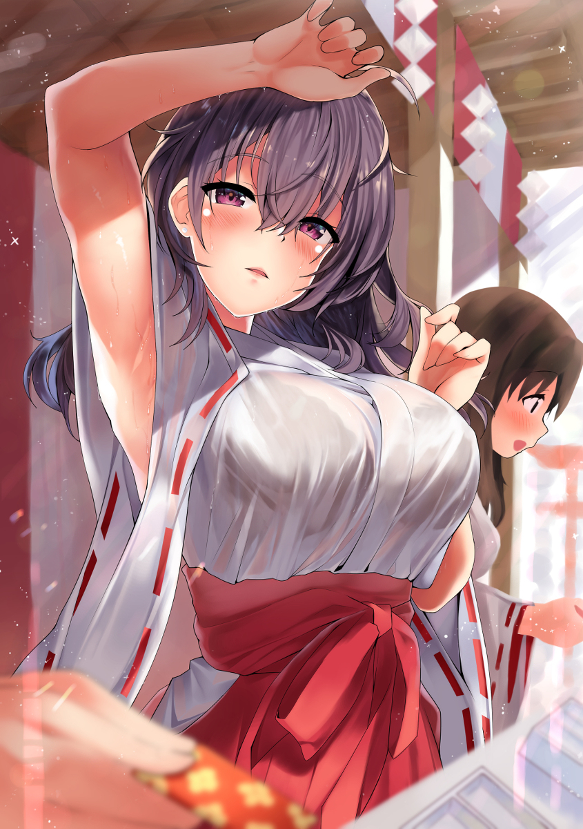 This is a pixiv picture whose title is 巫女さんのバイトをするJK.