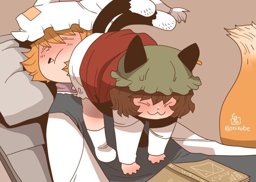 This is a pixiv picture whose title is 藍様に猫的愛情を示す橙.