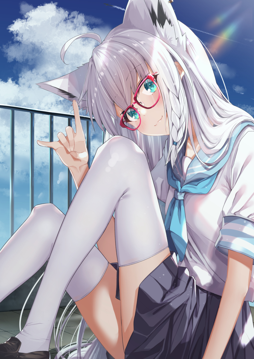 This is a pixiv picture whose title is セーラー服眼鏡フブキちゃん.