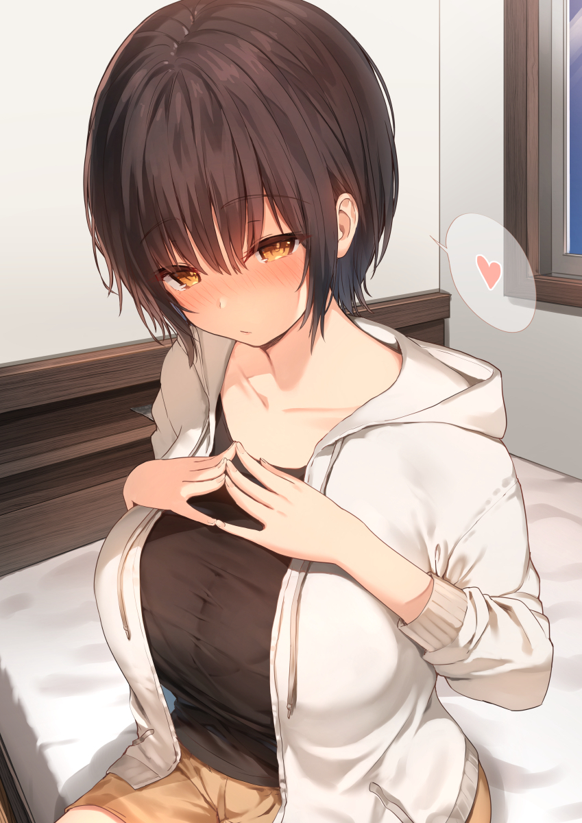 This is a pixiv picture whose title is いろいろ期待している様子のショートで無口な彼女.