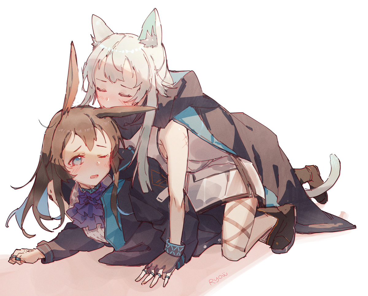 This is a pixiv picture whose title is 🐱🐰.