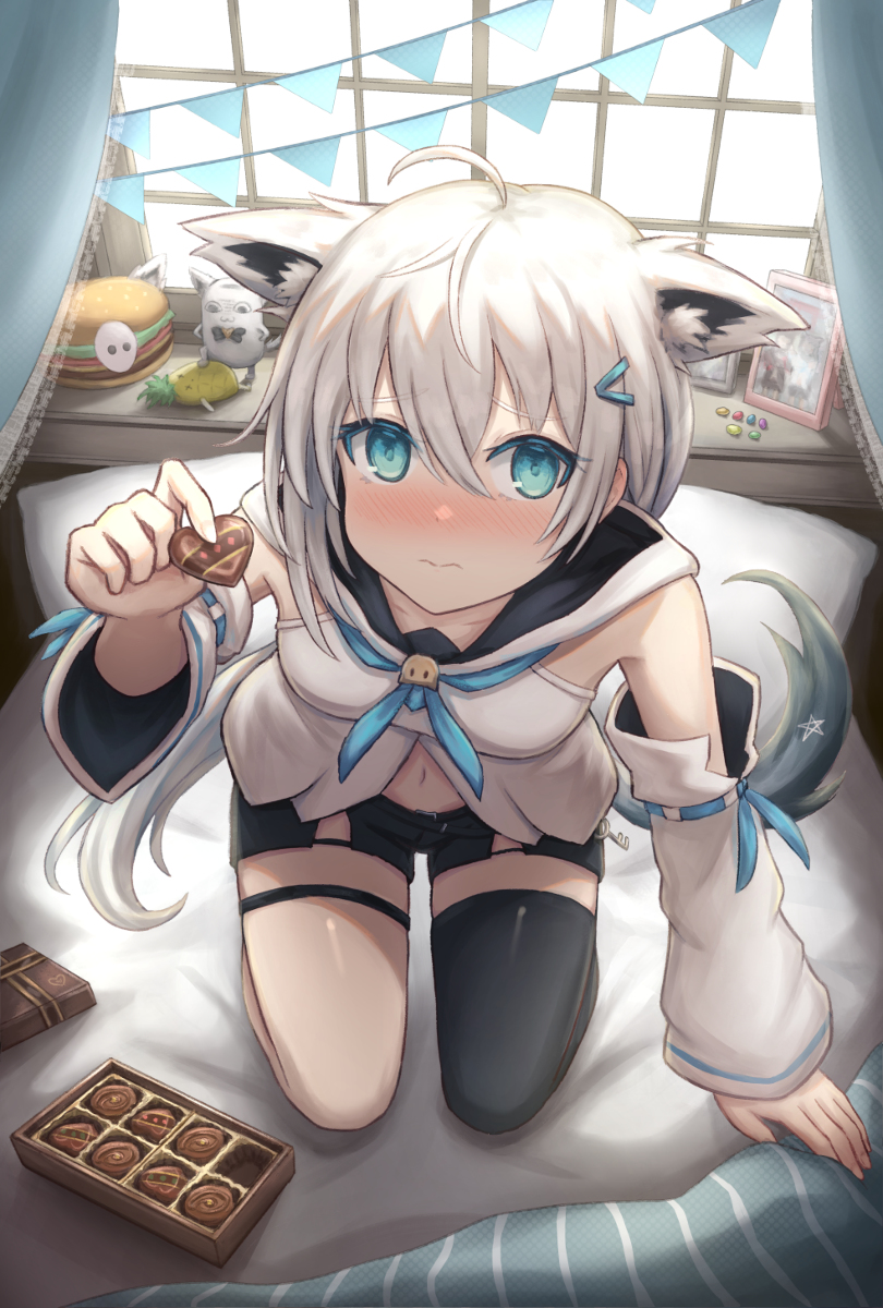 This is a pixiv picture whose title is 「他の人には内緒ですよ?」.