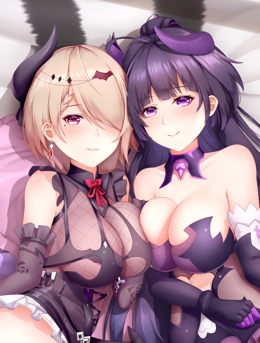 This is a pixiv picture whose title is 两只魅魔.