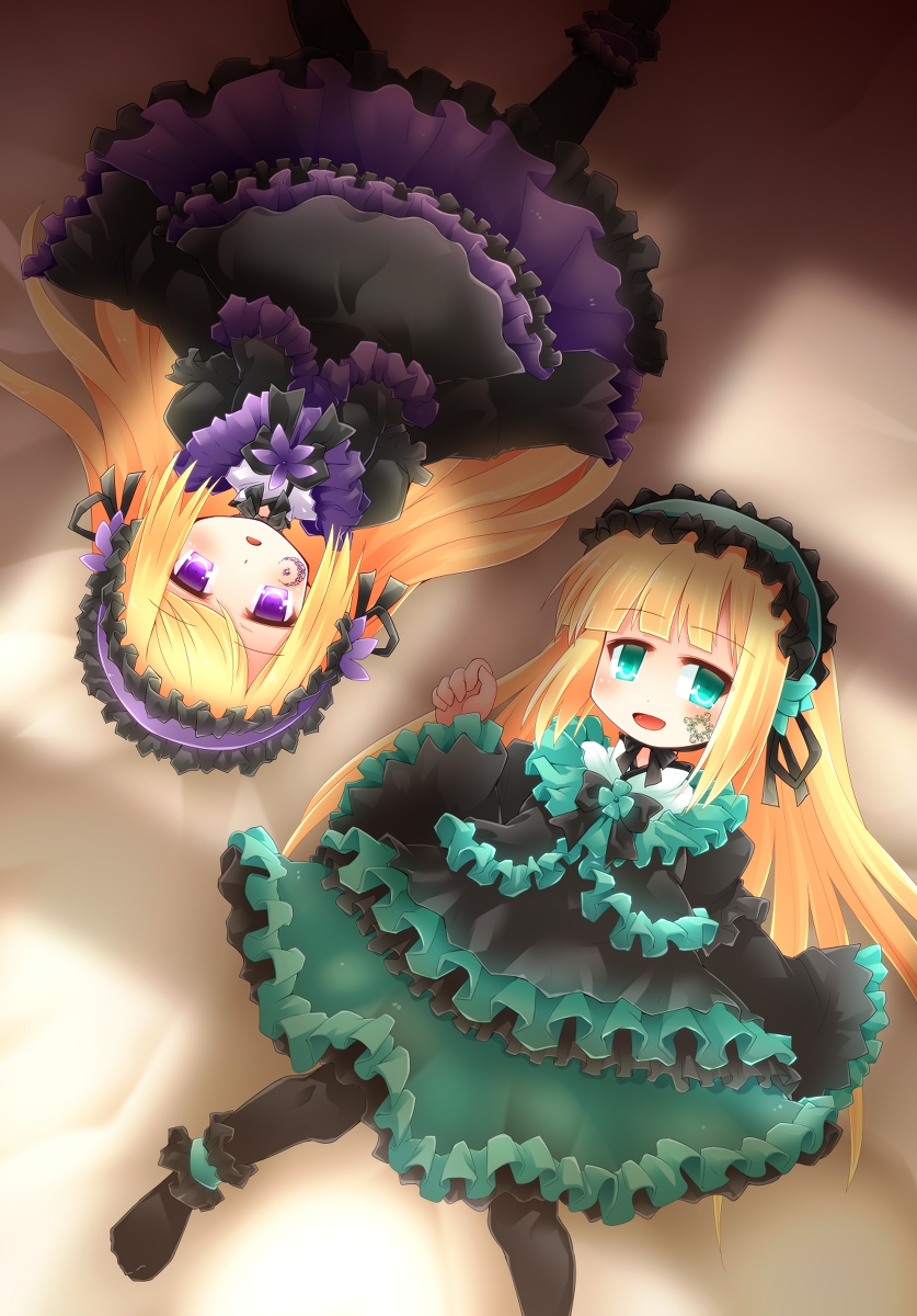 This is a pixiv picture whose title is 朝と夜の双子ちゃん.