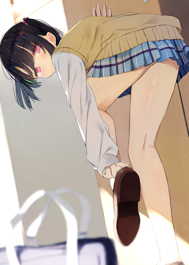 This is a pixiv picture whose title is いってらっしゃい生足ちゃん.
