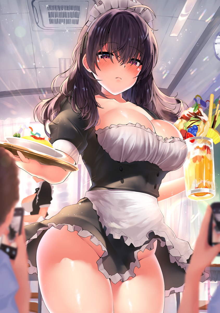 This is a pixiv picture whose title is 文化祭でメイド喫茶をやるJK.