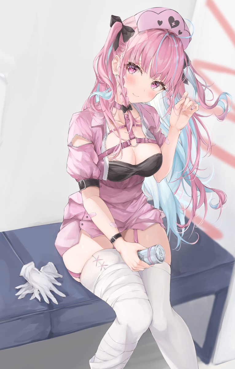 This is a pixiv picture whose title is 休憩中ナースあくたん.