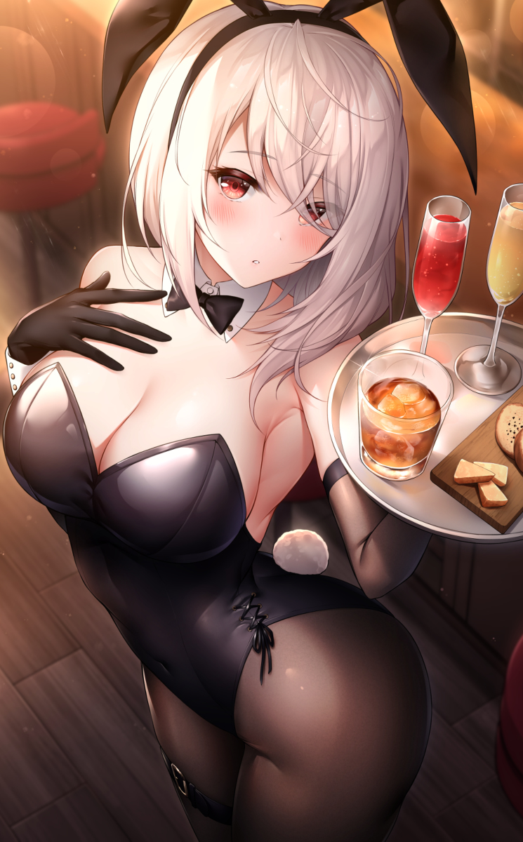 This is a pixiv picture whose title is 白髪赤目バニーさん🐰🍷.